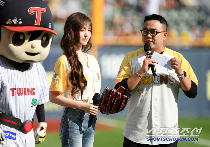 아이브(IVE) 리즈 오늘은 승리 요정+빙수 먹방까지...즐거운 야구장 …