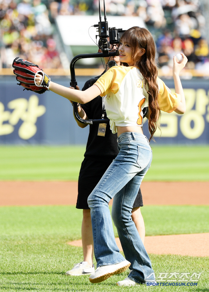 아이브(IVE) 리즈 오늘은 승리 요정+빙수 먹방까지...즐거운 야구장 …