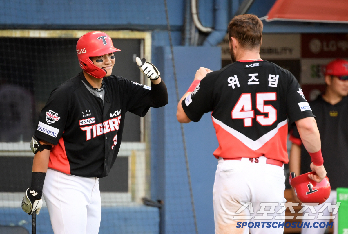 '외쳐 고종욱!' 돌아온 1강 KIA, LG 12대2 완파하고 위닝시리즈…