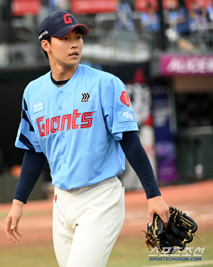 156km 괴력의 신예, 연투도 된다! → 김태형 감독 "그 정도 연투는…