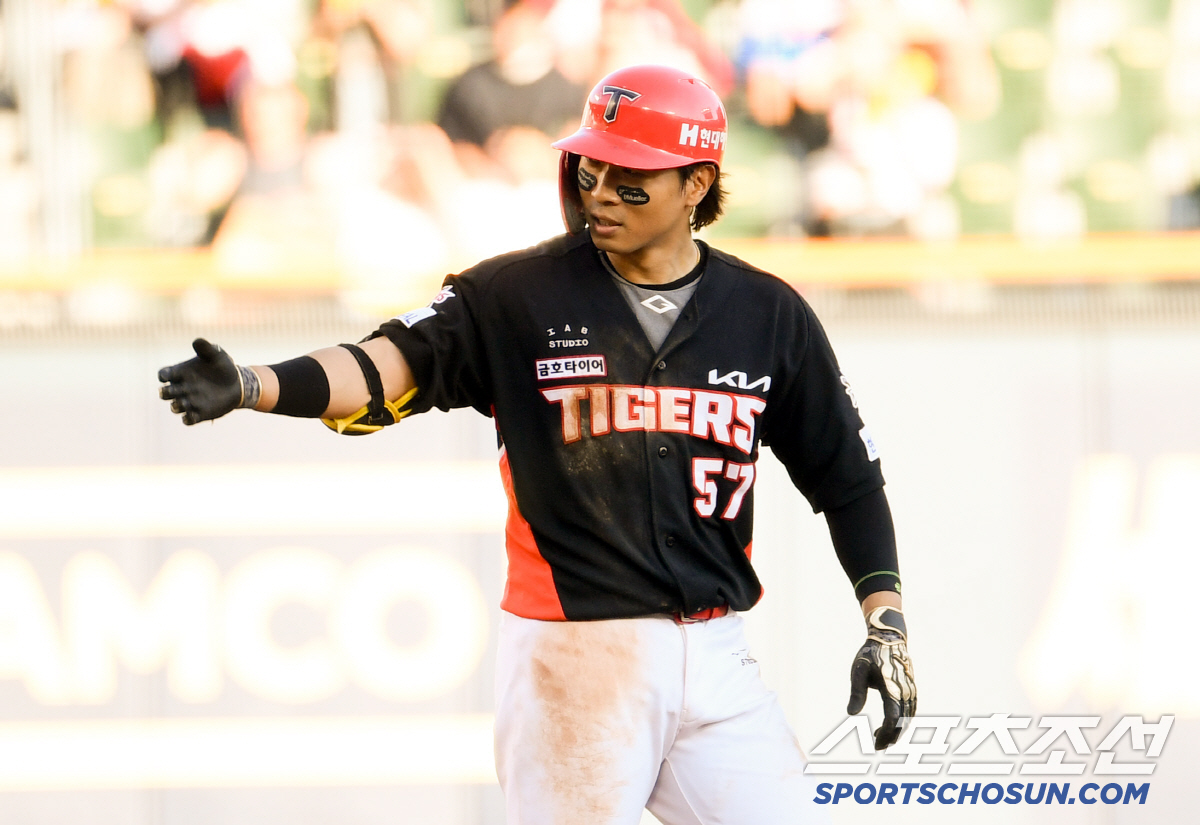 '치리노스 천적 등극' 통산 타율 3할 타자의 무서움...잠실 달군 고종…