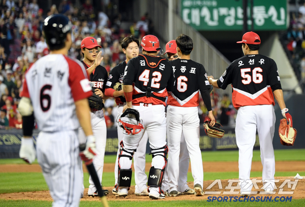 '이게 진짜 맞나' KIA 1위인데, LG 8위-삼성 9위라니…여름 대반…