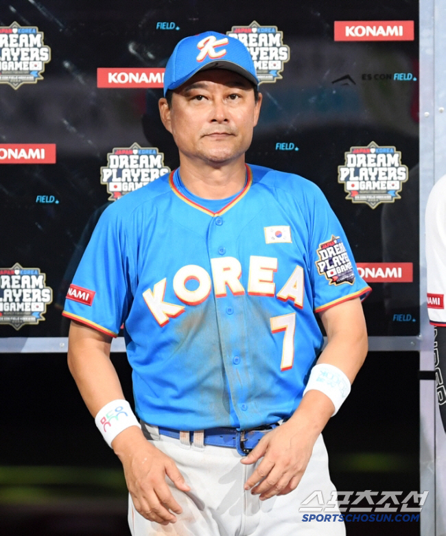 [공식] 시즌 중 퇴단 이종범 kt 코치, 결국 '최강야구' 감독行 확정…