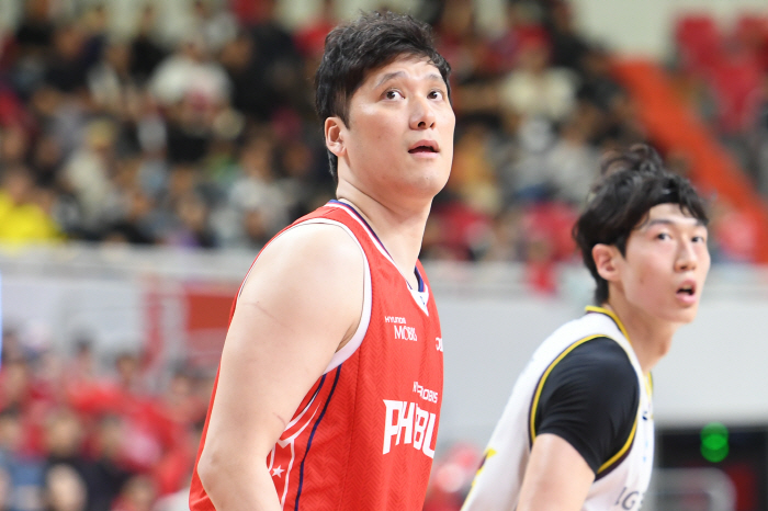 'KBL 맏형' 현대모비스 함지훈의 끝없는 성장기 "이 나이 먹고도 배우…