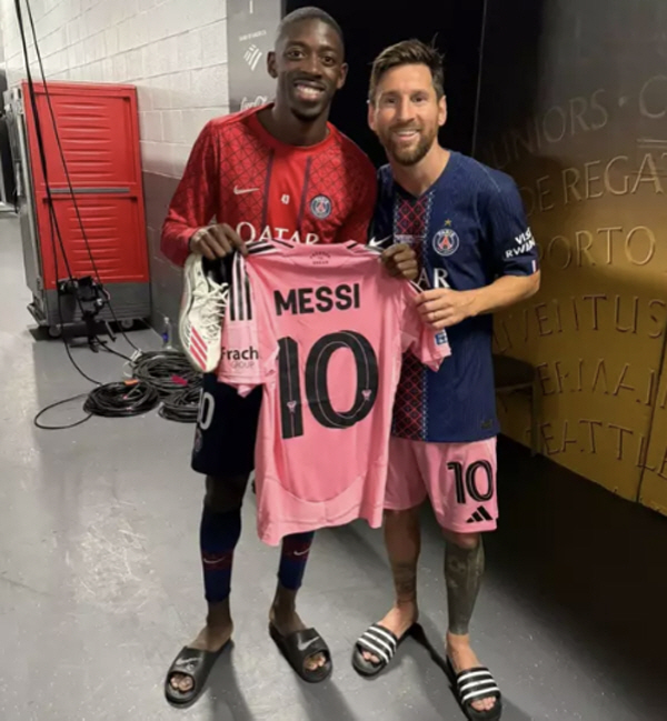 메시의 뒤끝 작렬? PSG 비티냐에 '주먹질' 충격 논란…"걸어 다녔다"…