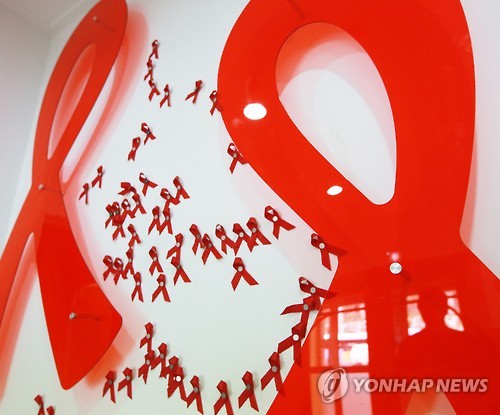 작년 HIV 신규 감염인 3% 감소한 975명…20∼30대가 67%