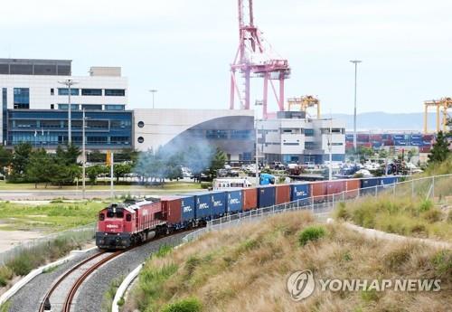 포항 영일만항 철도 화물운송 증가…열차운행 주 10→15회