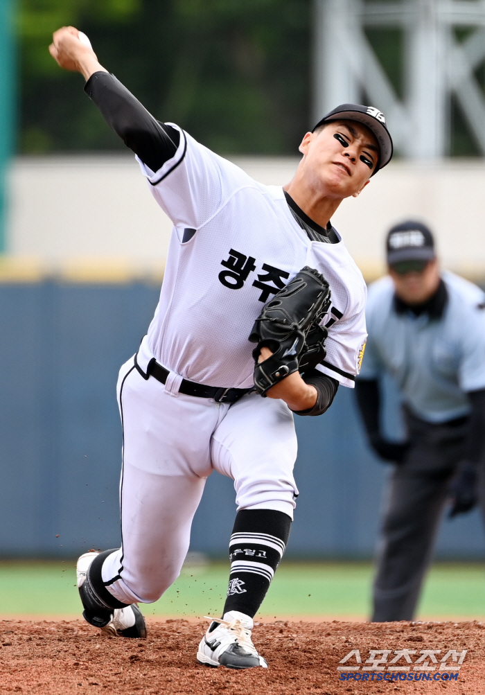 [포토] 역투하는 광주일고 이후찬
