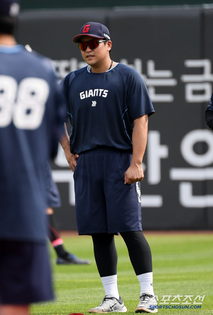 [포토] 유강남 '즐겁게 훈련'
