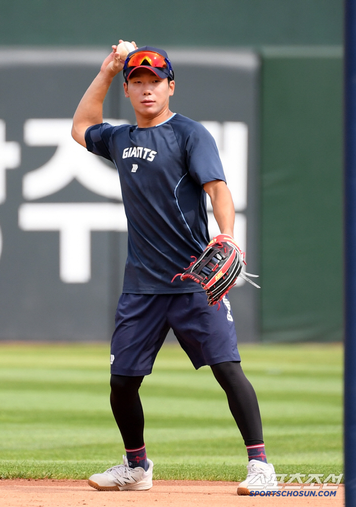'돌아온 투지의 아이콘 장두성' 근데 외야가 아닌 내야에서 펑고를?