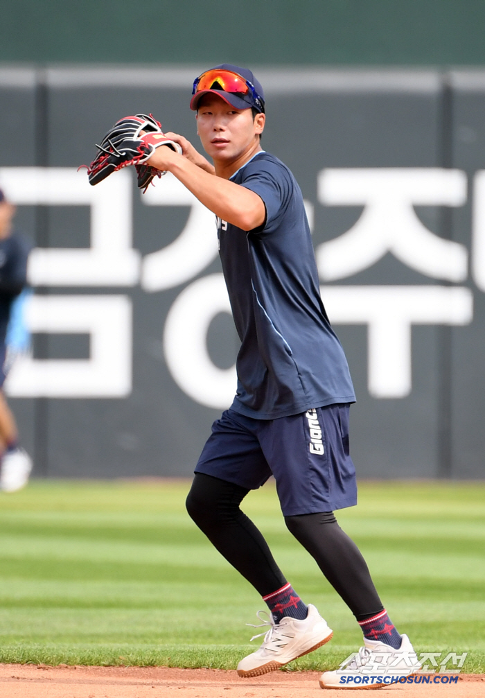 '돌아온 투지의 아이콘 장두성' 근데 외야가 아닌 내야에서 펑고를?