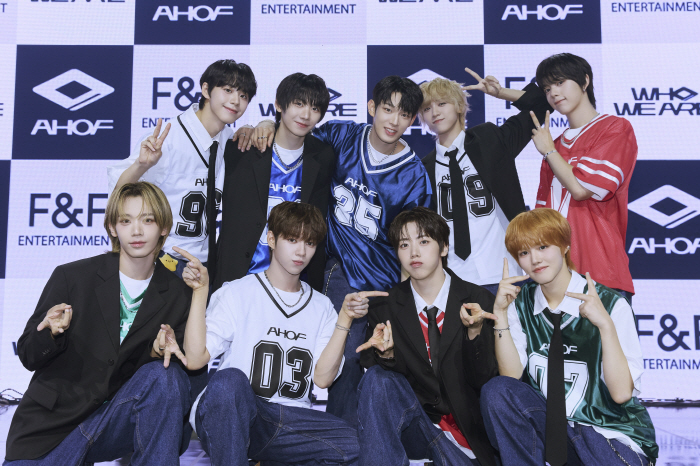 아홉, 서바이벌 재도전+재데뷔에 눈물…"마지막 기회, 멤버들 만나 기뻐"