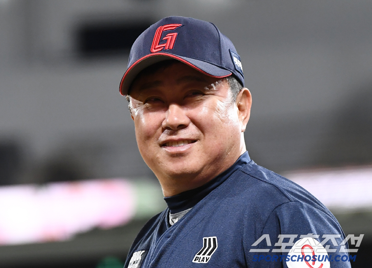 스윗 가이로 변신했던 김태형 감독이 밝힌 박세웅 포옹 그 순간. "지나 …