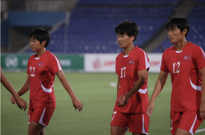 한국, 북한에 명함도 못 내밀판...'아시아 최강'답게 예선서 10-0 …