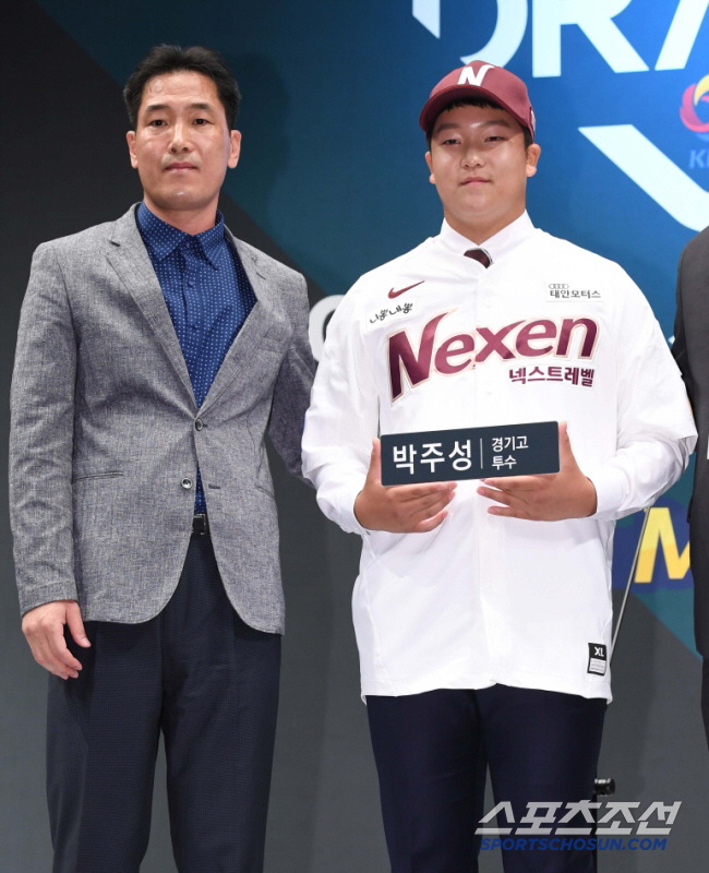 선발승, QS, 물세례 모든게 처음이었다...1차지명 만년 유망주의 감격…