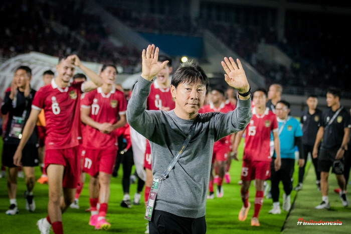 인니 충격 주장! '5년 헌신' 신태용 배신하고 내쫓더니...새 감독도 …