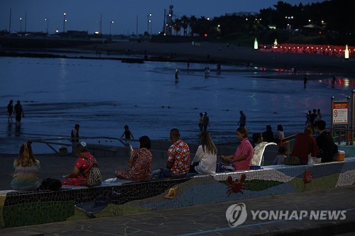 '최저기온 25.9도' 부산 올해 첫 열대야…111년만에 가장 일러