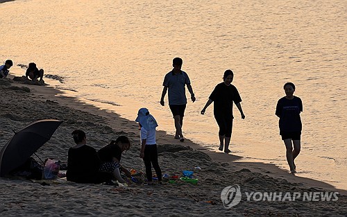 강릉 사흘째 열대야…36도 불볕더위에 온열질환자 잇따라