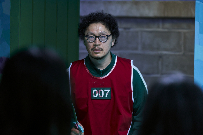 [공식] 전세계 가장 인기있는 시리즈 증명..'오징어 게임3', 공개 3…