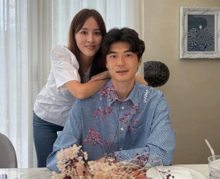 [SCin스타] “한결같은 바보 아빠” 한혜진♥기성용, 딸과 결혼 12주…