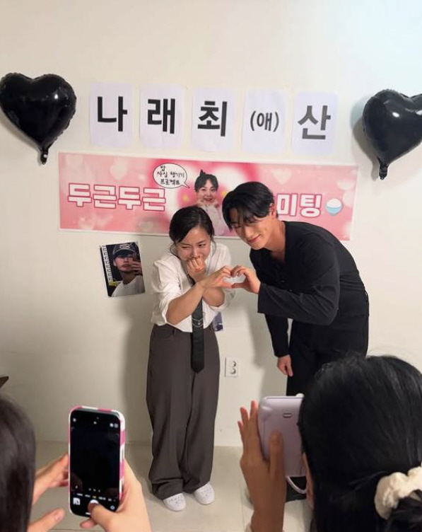 박나래, 48kg 살 빼니 아이돌 옆에서도 굴욕 없는 미모[SCin스타]