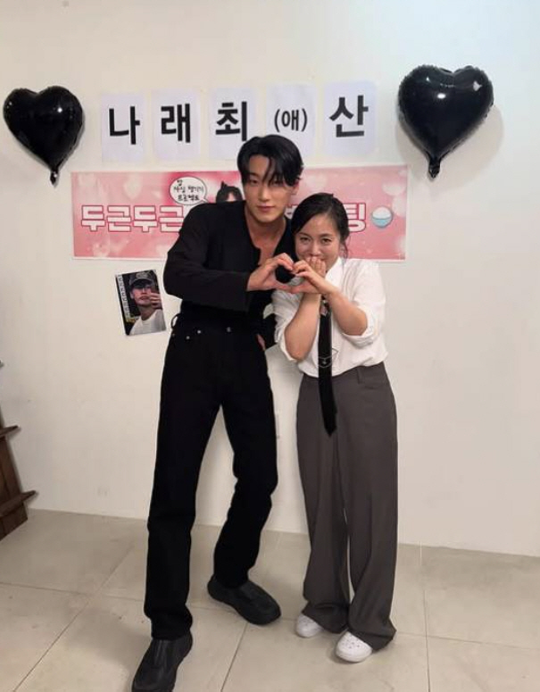 박나래, 48kg 살 빼니 아이돌 옆에서도 굴욕 없는 미모[SCin스타]