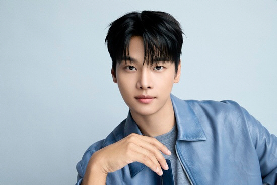 ‘노무사 노무진’ 차학연 “‘케데헌’ 한복+동양풍, 빅스(VIXX) 안 …