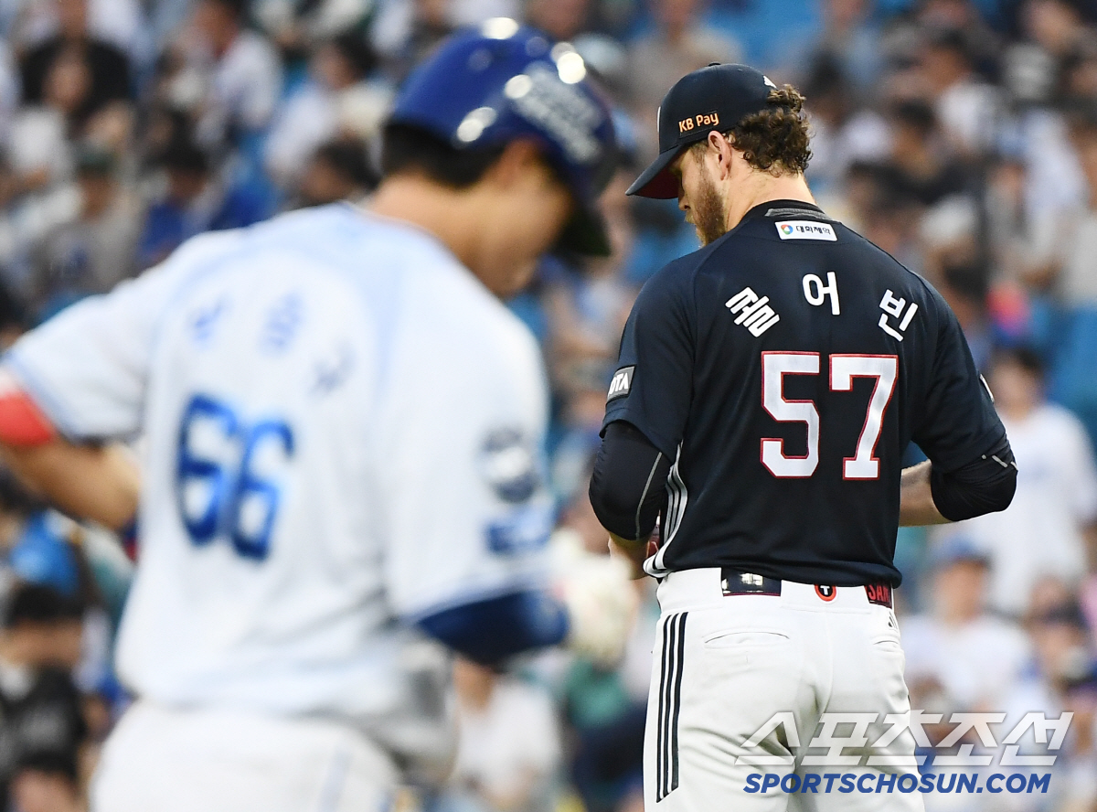 2⅔이닝 13안타 → 3⅓이닝 7안타 → 100만불 투수 빼지도 못하고.…