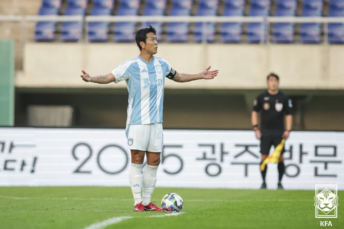 [코리아컵 현장리뷰]'김영권 전반 퇴장→조성권 결승골' 광주, 울산 1-…