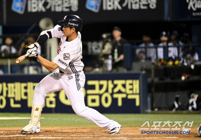 삼성 박진만 감독 '극대노', 앞뒤 다른 체크스윙 판정에 격분하며 항의.…