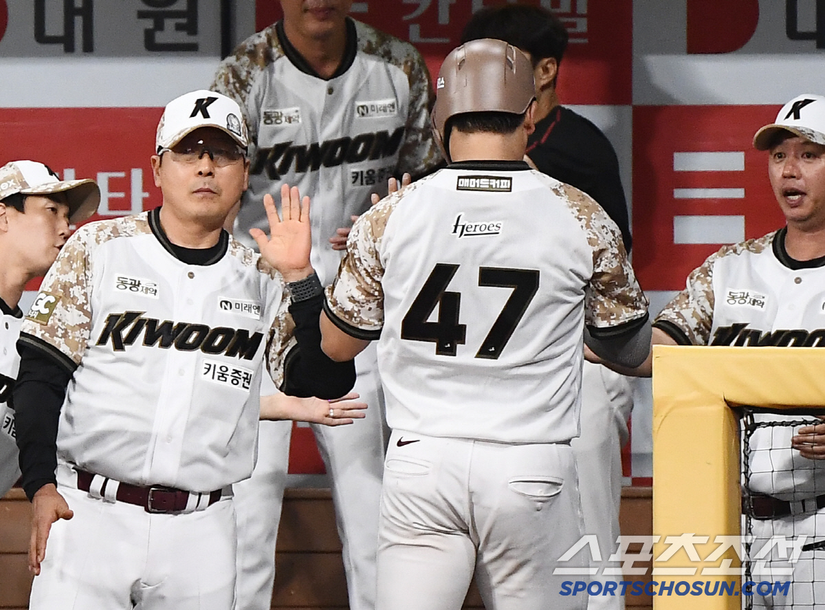 언젠 위닝도 손해라더니.. '무늬만 2약' 공포의 최하위권 두산·키움 →…