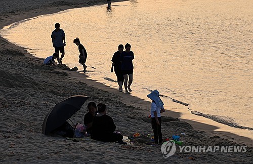 강릉 밤 최저 30.6도 이틀 연속 '초열대야'…강원 낮 최고 37도
