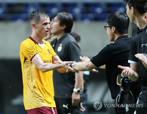 아사니 지키겠다는 광주FC 이정효 감독, 코리아컵 우승 정조준