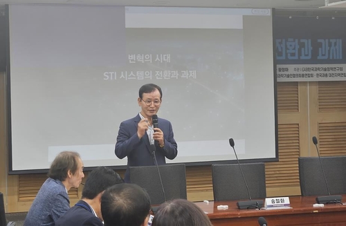 윤석진 전 KIST 원장 "기술추격 멈추고 선도형 R&D로 도약해야"
