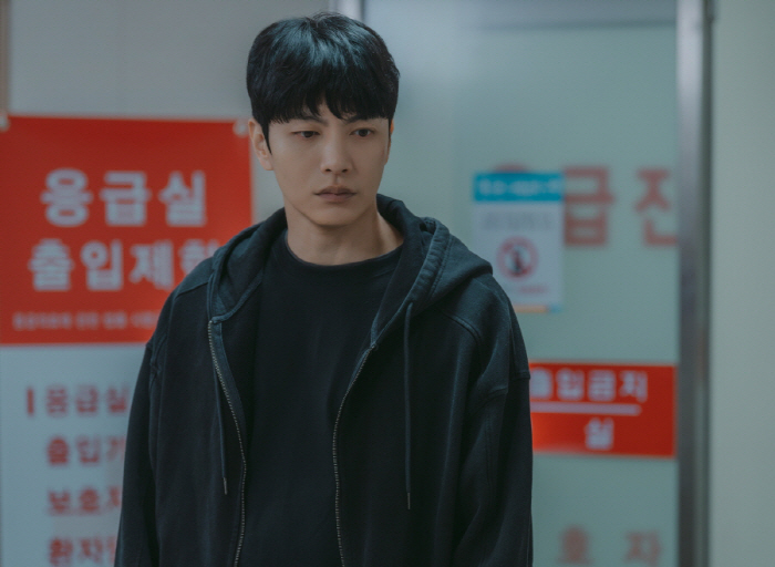 이민기, 말기암 시한부로 얼굴 갈아 끼운다…안색·눈동자도 연기