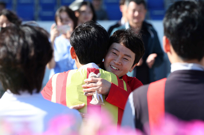 [경마]조교사로 제2의 인생 시작하는 유현명 "기수로 살아 행복했다"