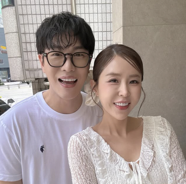 신지♥문원, 결혼 전부터 '언니 다시 생각해요' 쏟아지는 걱정..댓글창 폭발한 팬심