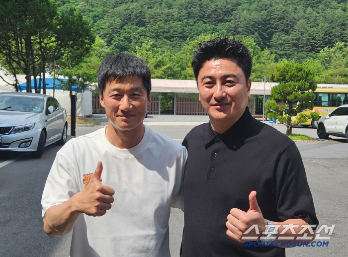 [현장에서]"네가 왜?" 주변도 깜짝 놀란 변신, 안정환 대학축구 디렉터…