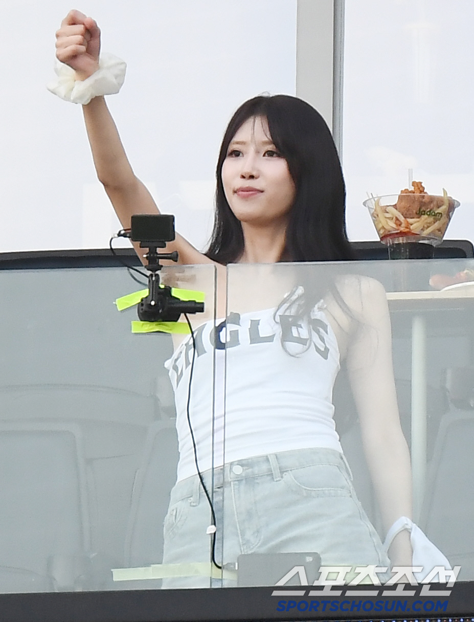 [포토] 한화 골수팬 이미주, 또 야구장 나들이
