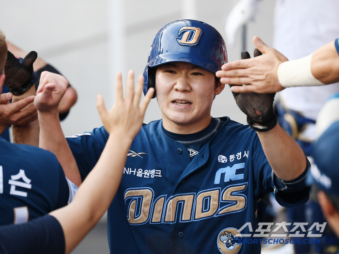 [포토] 박민우, 더블스틸 득점 성공
