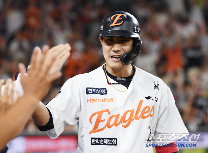 [포토] 심우준, 대주자로 나와 득점