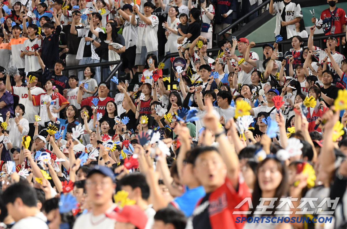 [포토] 뜨거운 사직구장 야구 열기