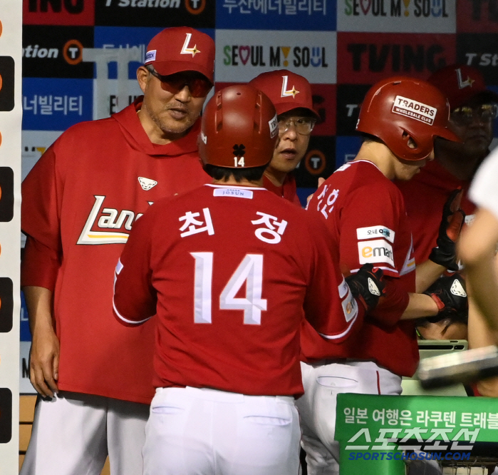 '1할 타자라니' 302억 FA 신기록 첫해, 상상도 못했다…"1대1로 …