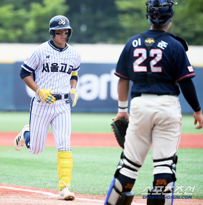 'ML 스카우트 앞에서 무력 시위' 한국의 오타니가 될 괴물 유망주의 등…