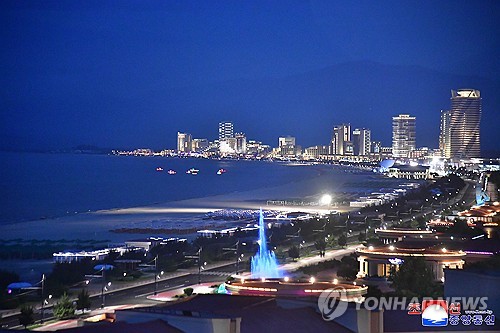 "북한 원산갈마지구 대형호텔 17곳 중 6곳만 완공된 듯"