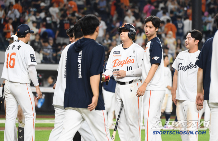 '한엘롯기' 3G차 한 울타리에... 역대급 상위권 순위싸움 스타트. 연승-연패에 1~4위 바뀐다[포커스]