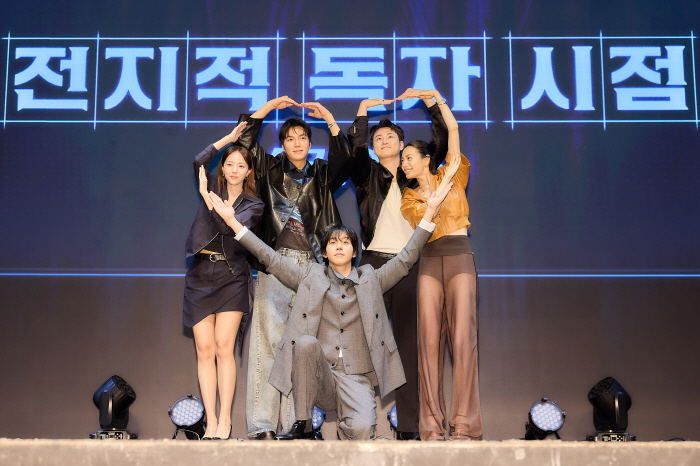 안효섭X이민호→나나, ♥만들기부터 젠가까지…'전독시' 쇼케이스 빛냈다