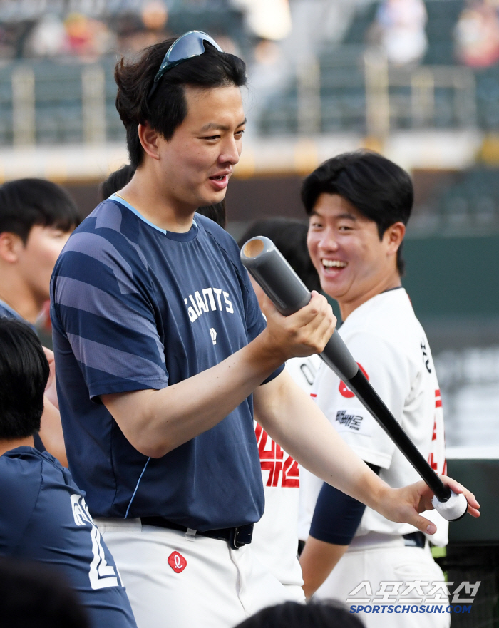 '롯데가 잘나가는 이유' 경기 시작 직전 이 장면을 보니 이해되네...배…