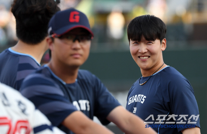 '롯데가 잘나가는 이유' 경기 시작 직전 이 장면을 보니 이해되네...배…