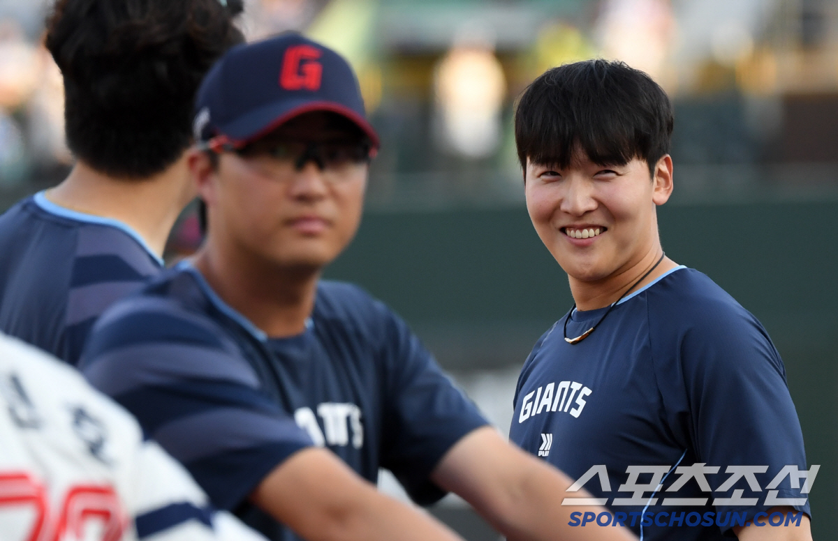 '롯데가 잘나가는 이유' 경기 시작 직전 이 장면을 보니 이해되네...배…